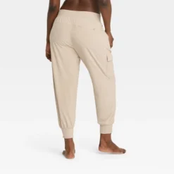 Women's Stretch Woven Tapered Cargo Pants - All In Motion™ 13 Women's Stretch Woven Tapered Cargo Pants - All In Motion™ -Women Store GUEST 2eedd744 c638 46ba 9afb 4057c294badf