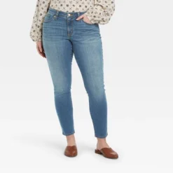 Women's Mid-Rise Curvy Fit Skinny Jeans - Universal Thread™ Medium Wash -Women Store GUEST 93fd1284 da8d 4aa0 b56b 513217c68cc9