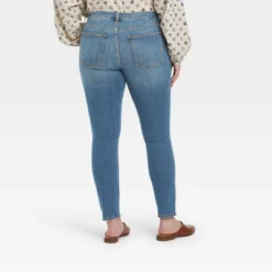 Women's Mid-Rise Curvy Fit Skinny Jeans - Universal Thread™ Medium Wash -Women Store GUEST b953b6c0 8007 44d7 9cd2 aad6c2757f5b