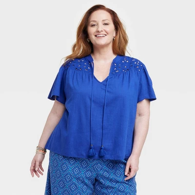 Women's Short Sleeve V-Neck Woven Eyelet Top - Knox Rose™ 6 Women's Short Sleeve V-Neck Woven Eyelet Top - Knox Rose™ - Image 4