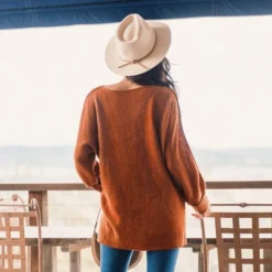 Women's Neutral Split Hem Relaxed Sweater - Cupshe -Women Store GUEST fee36eb6 f4a8 42ac 8402 6d6e80bc2df2